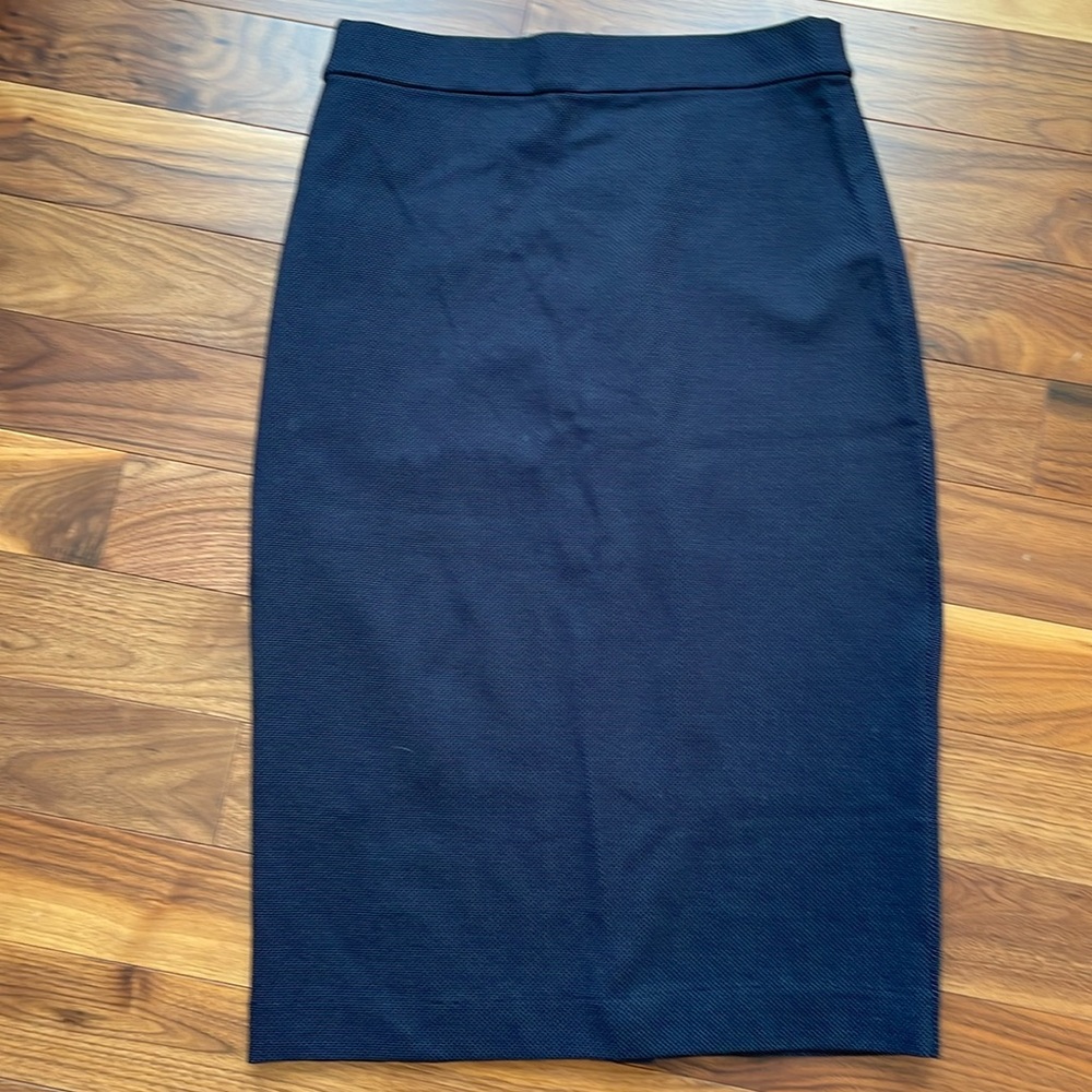 Bananna Republic Pencil Skirt .. Navy Dot